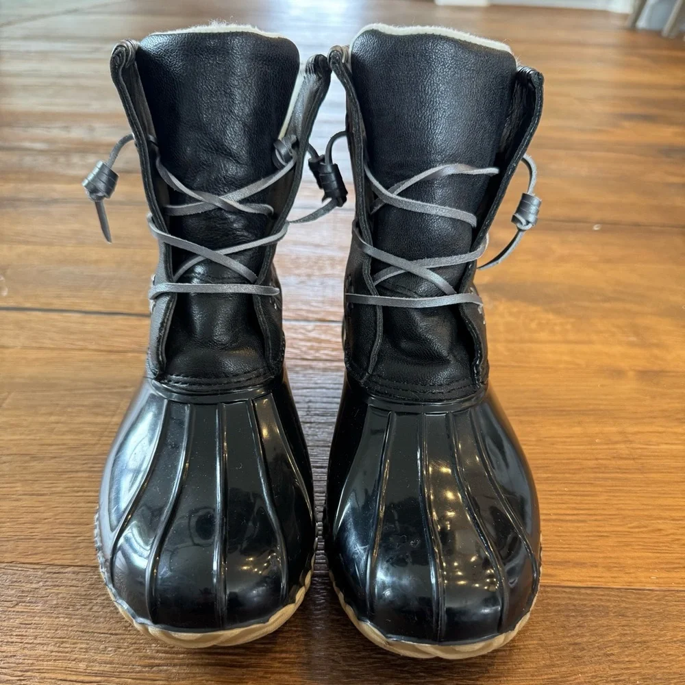 Jack Rogers Black Lace-Up Waterproof Winter Boots with Cream Soles